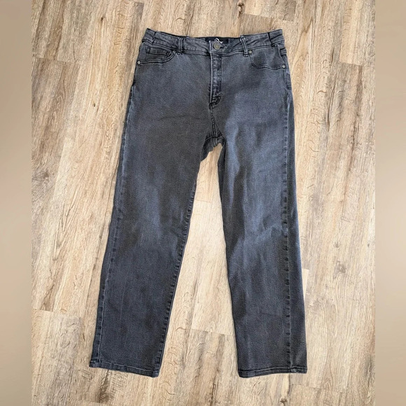 Vintage Jordache • High Rise Straight Jeans - Picture 1 of 13